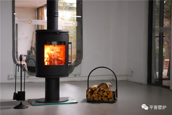 丹麥真火壁爐 Mors? 6848， “別人家的爐子”.jpg