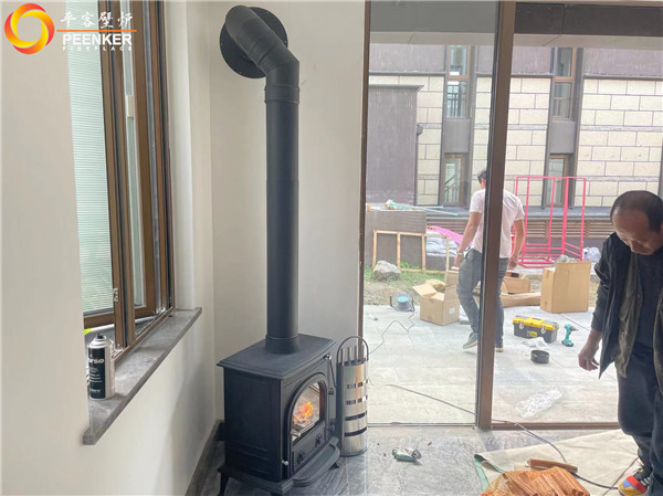 江蘇鎮(zhèn)江紫金七號國產(chǎn)壁爐唐頓安裝.jpg