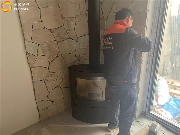 上海中海九峯里別墅丹麥進口壁爐Aduro 15安裝.jpg