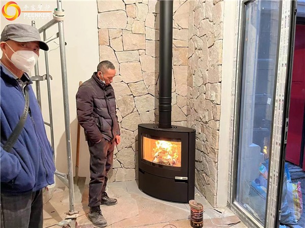 上海中海九峯里別墅丹麥進口壁爐Aduro 15安裝.jpg