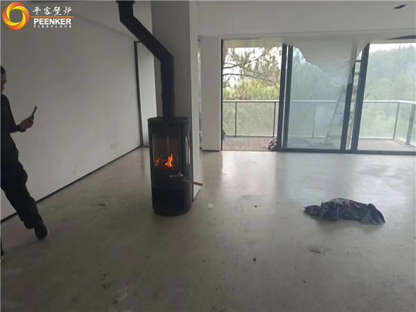 湖州松月半島別墅丹麥Morso 7943鑄鐵壁爐安裝.jpg