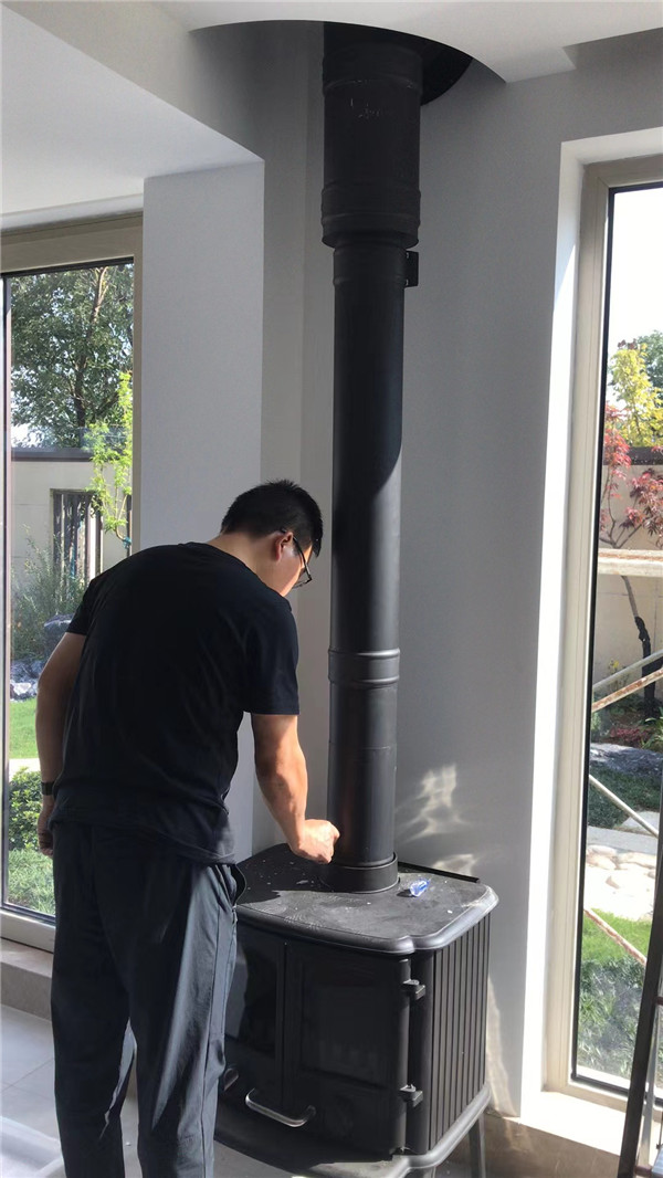 武漢別墅客廳真火壁爐安裝丹麥Morso 2110.jpg