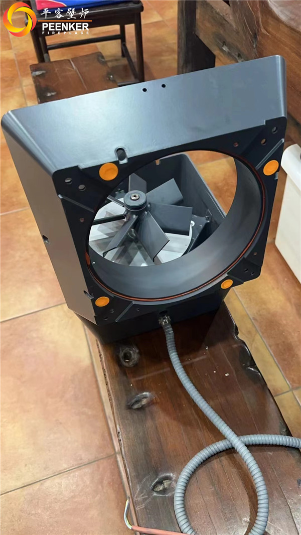 唐山中駿香郡別墅丹麥Morso 2140壁爐+風(fēng)機(jī)安裝.jpg