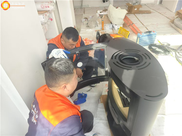 南京保利紫晶山丹麥Aduro 15B獨立火爐安裝.jpg