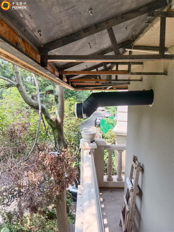 成都麓山國(guó)際丹麥Morso 7943鑄鐵火爐安裝.jpg