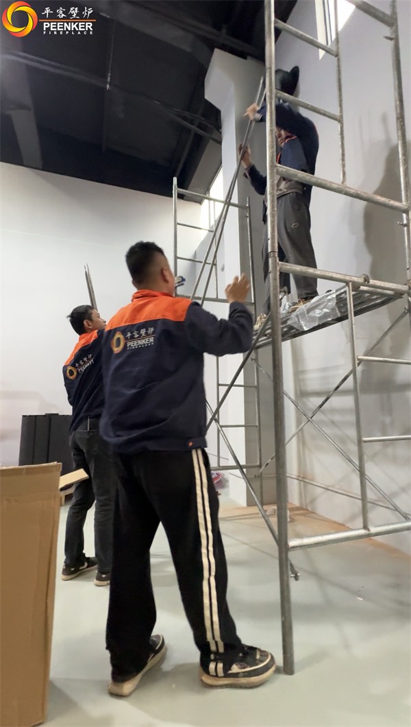 上海文創(chuàng)園丹麥Aduro 15LUX真火壁爐安裝.jpg