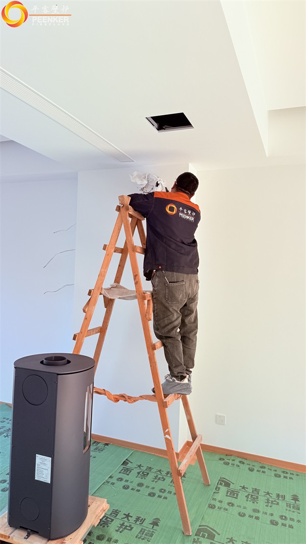 上海自建別墅丹麥Aduro A17獨(dú)立火爐安裝.jpg